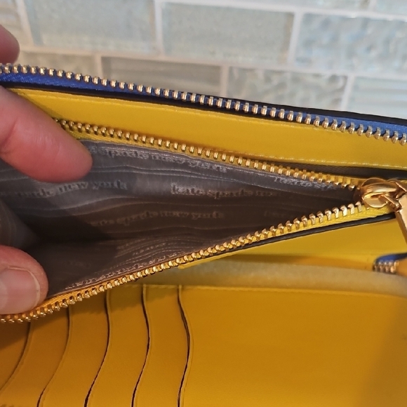 NWT Kate Spade Blue and White Floral Wallet - Picture 7 of 11